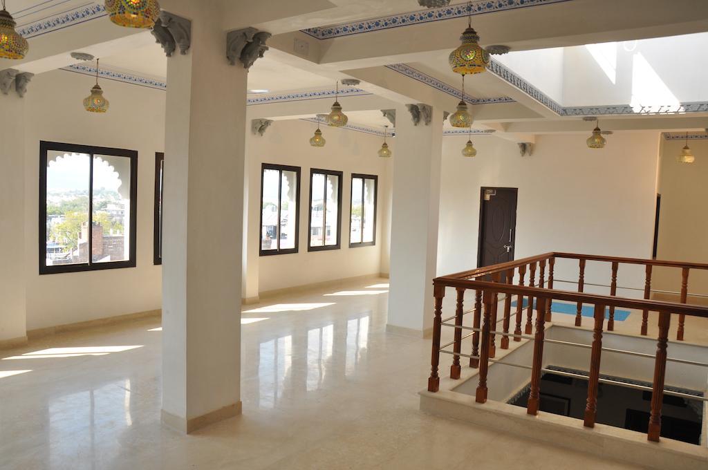Hotel Lake Paradise Udajpur Pokoj fotografie