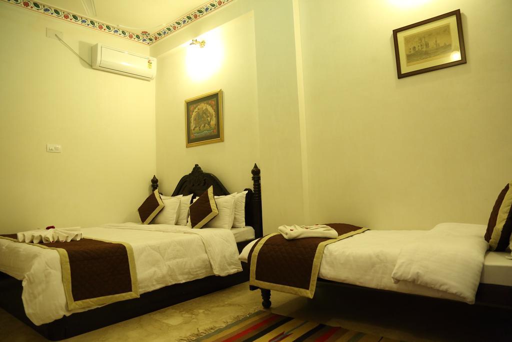 Hotel Lake Paradise Udajpur Exteriér fotografie